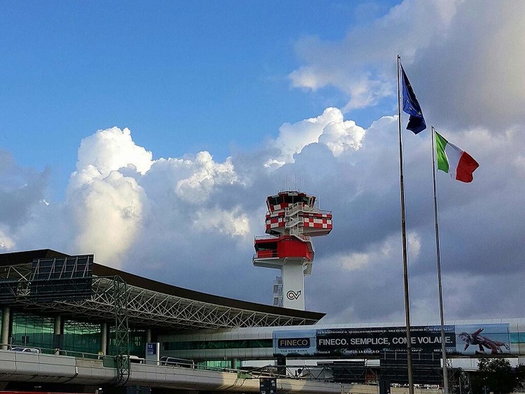 Aeroporto Fiumicino Torre ENAV ristrutturata 2015 jpeg